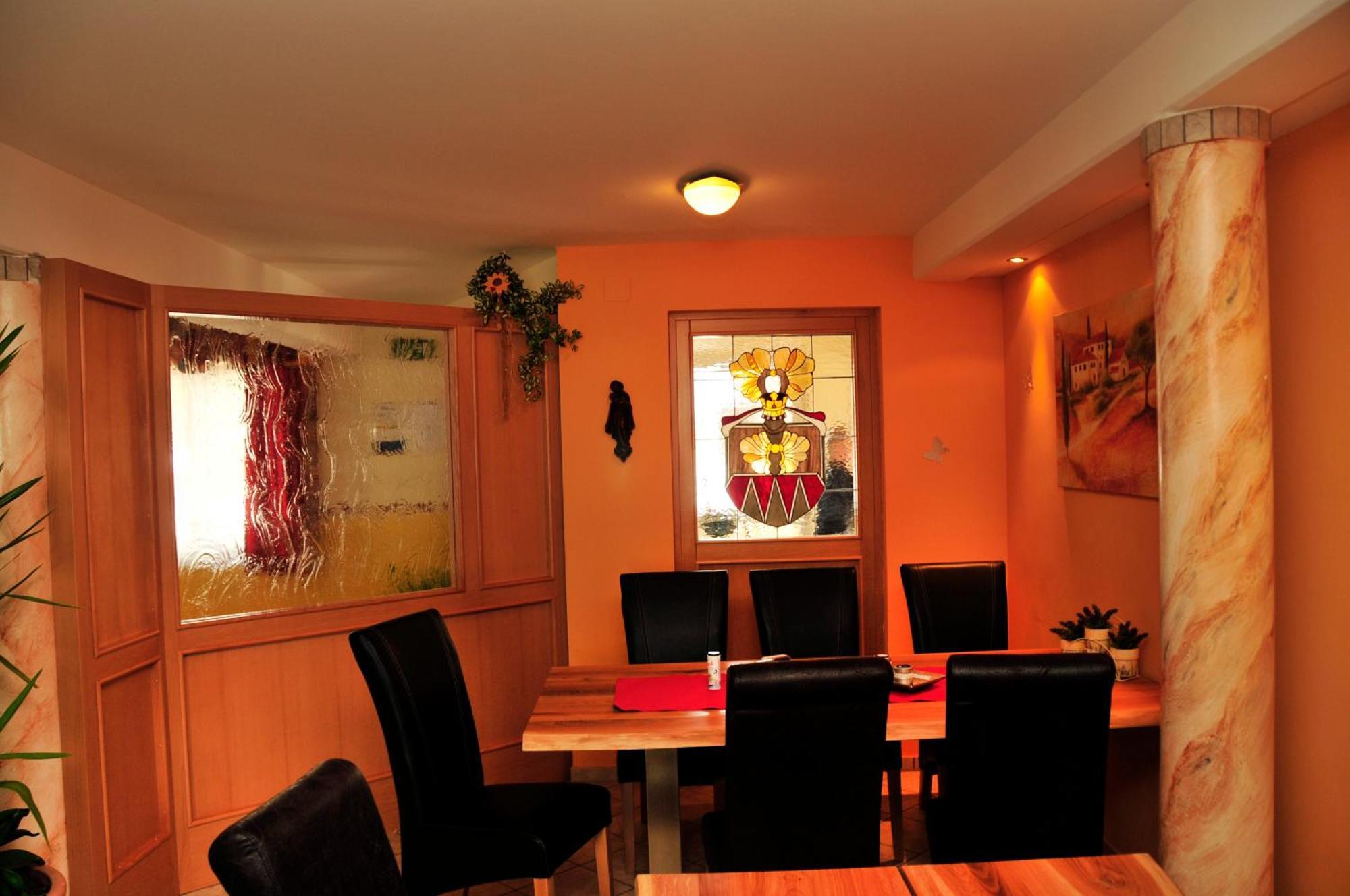 טרופולאך Hotel Garni Zerza מראה חיצוני תמונה