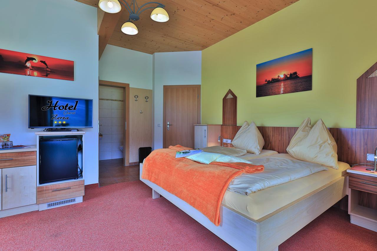 טרופולאך Hotel Garni Zerza מראה חיצוני תמונה